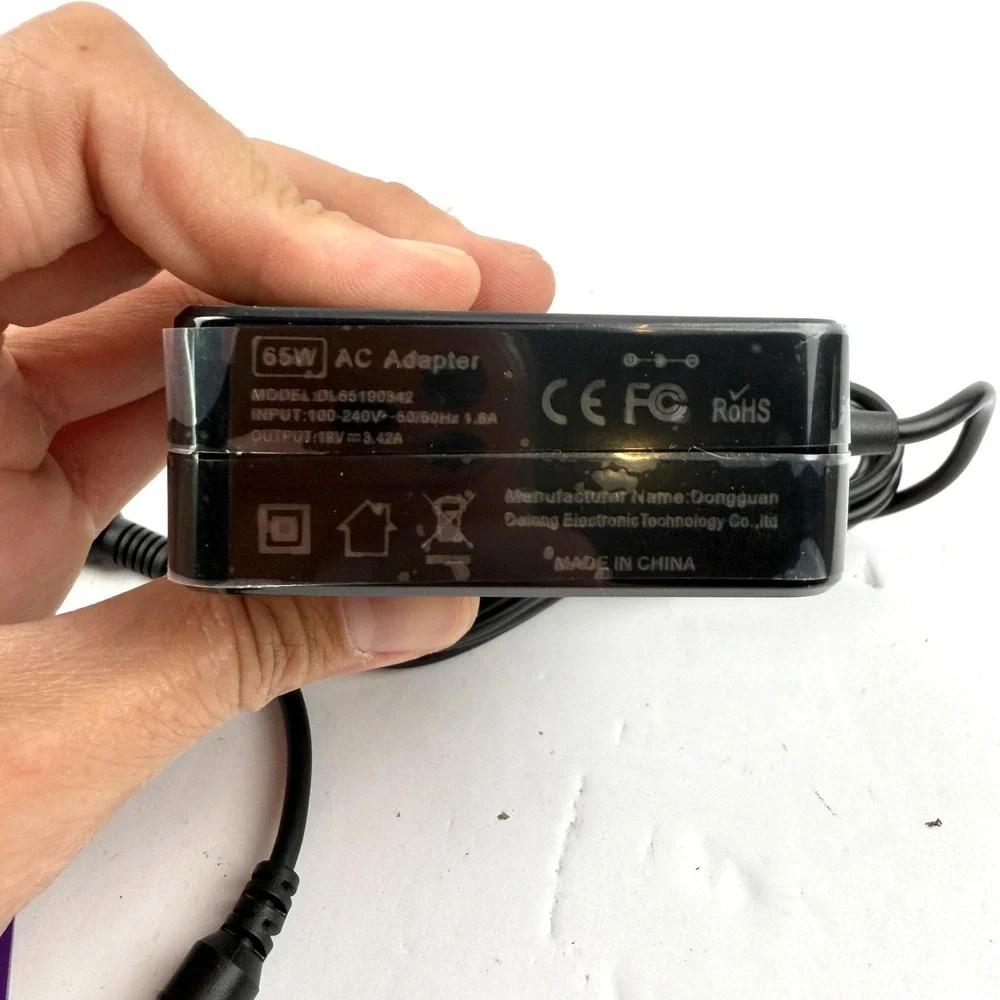 Universal‎ 65W Laptop AC Adapter Charger 19V 3.42A Interchangeable Tips Manual